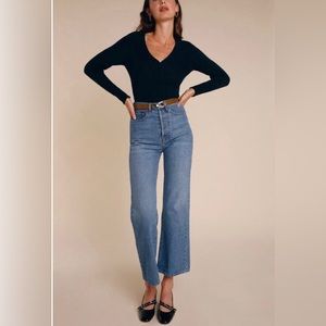 Rouje ~ Concorde Jeans ~ new without tags
High rise with a flare cut. Fits small